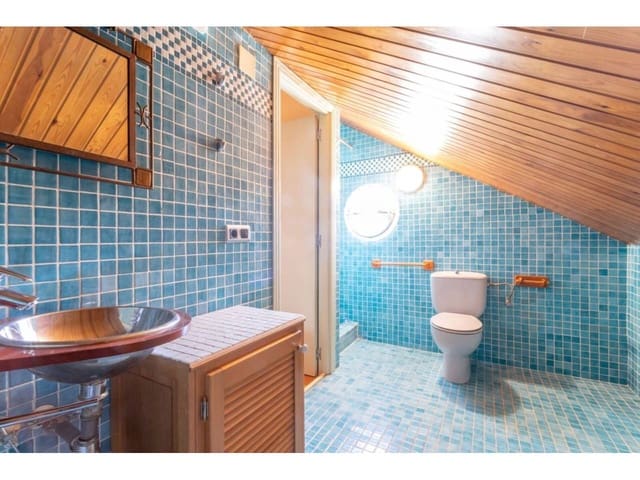 5 slaapkamer Villa te koop in Alicante stad met zwembad garage - € 475.000 (Ref: 9823953)