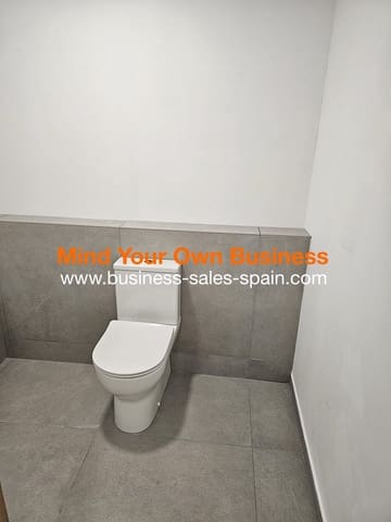 Komercyjne do wynajęcia w La Cala de Mijas, Mijas - 2 000 € (Ref: 10050435)