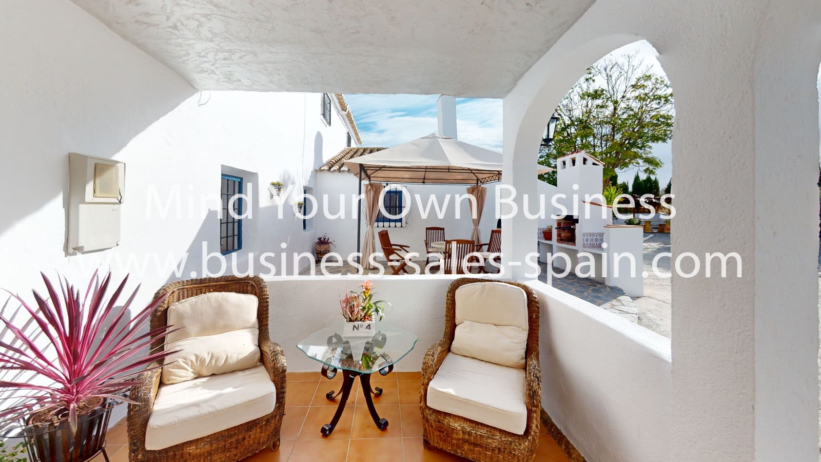 12 soveværelse Guesthouse/B & B til salg i Granada by med swimmingpool garage - € 1.250.000 (Ref: 8685294)