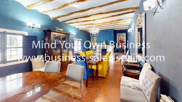 12 bedroom Guesthouse/B & B for sale in Granada city with pool garage - € 1,250,000 (Ref: 8685294)