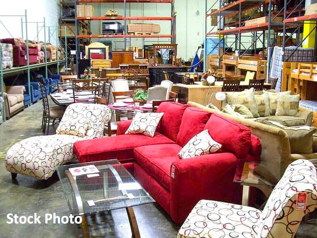 Shop for sale in Fuengirola - € 85,000 (Ref: 8760503)