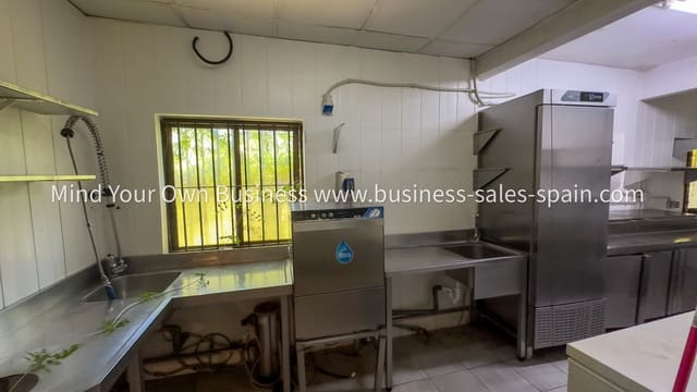 Restaurant/Bar à vendre à Elviria - Cabopino, Marbella - 525 000 € (Ref: 8796539)