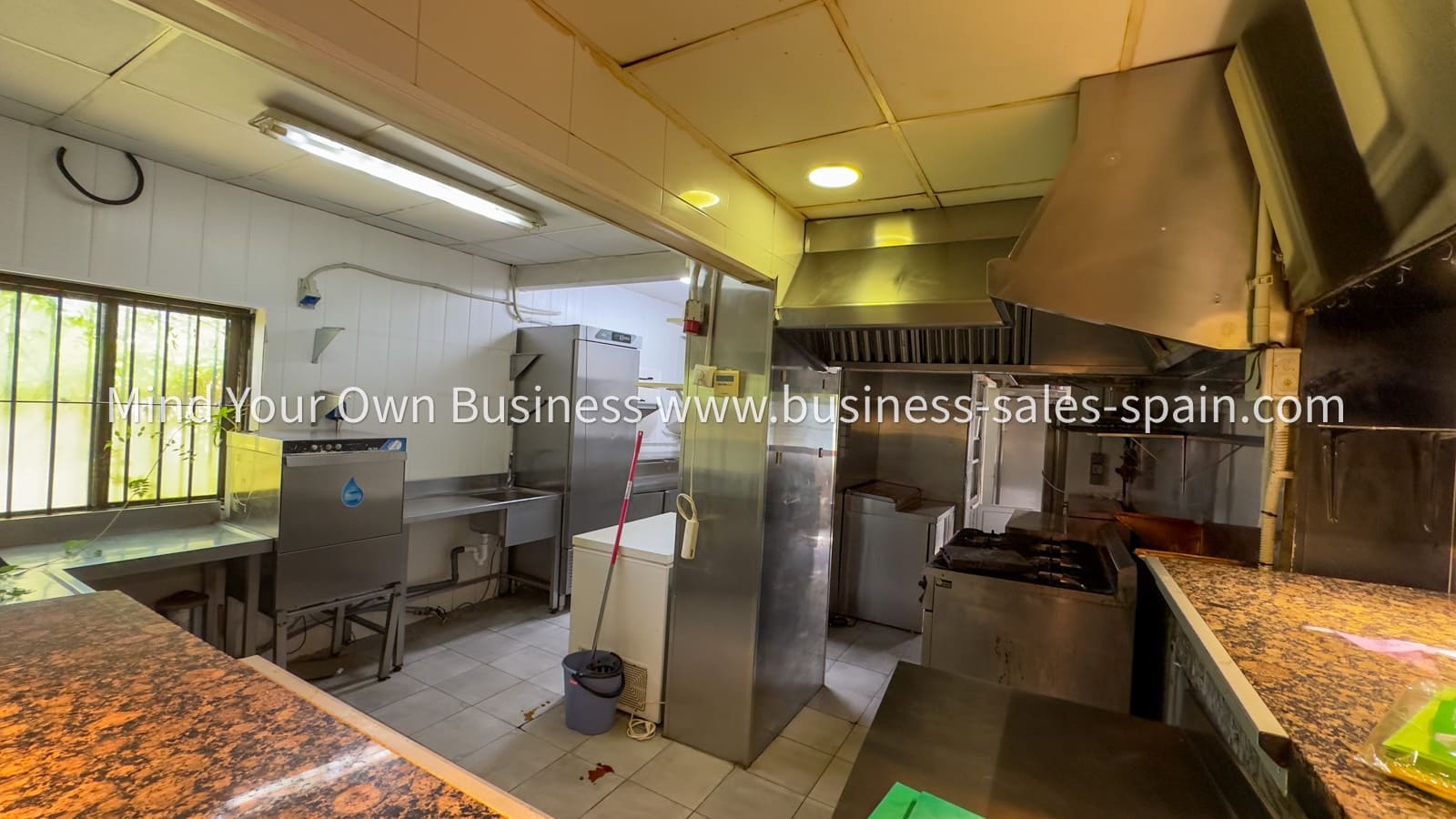 Restaurant/Bar til salgs i Marbella - € 525 000 (Ref: 8796539)