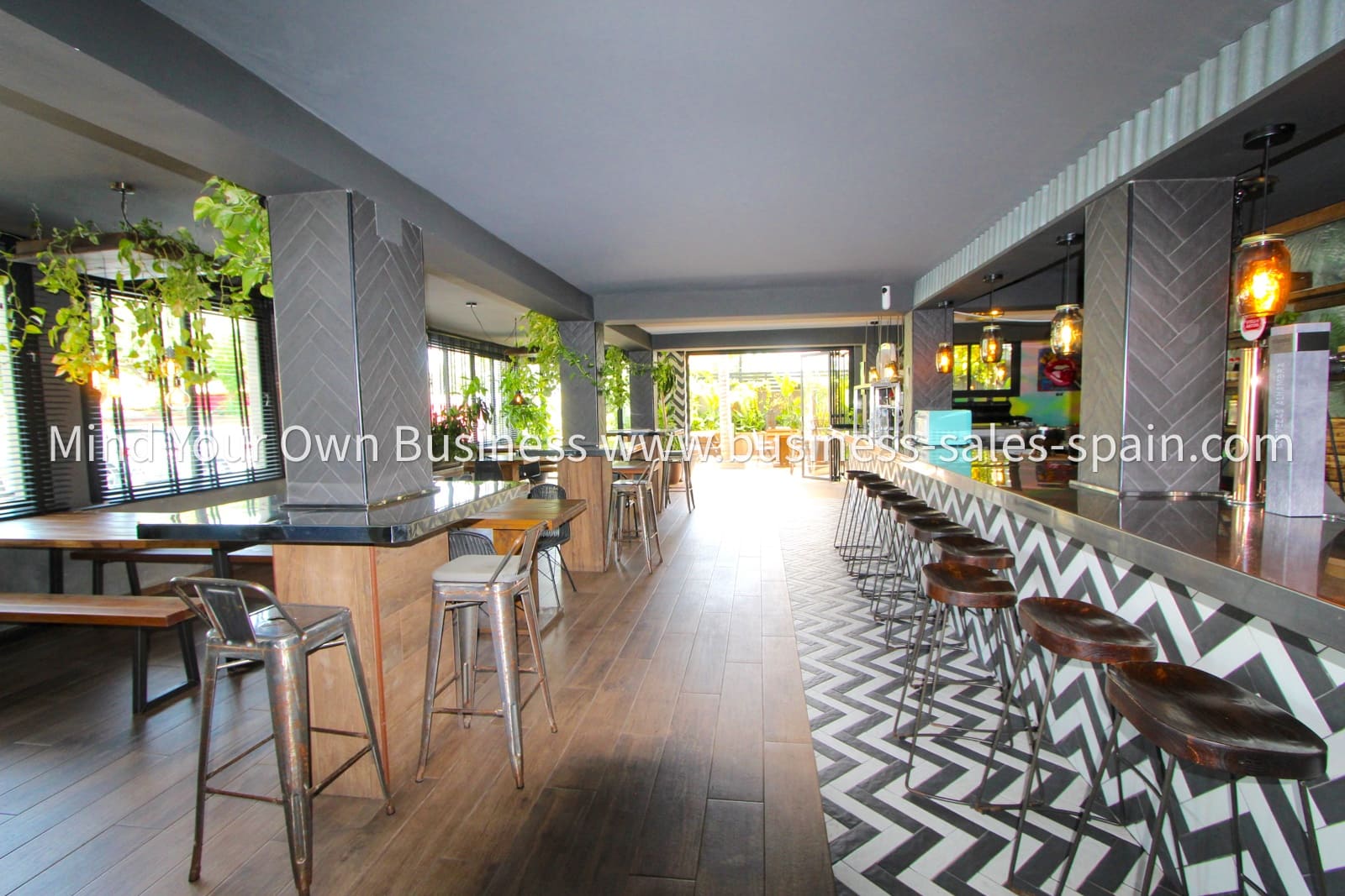 Restaurant/Bar til salgs i Nueva Andalucia - € 500 000 (Ref: 8847801)