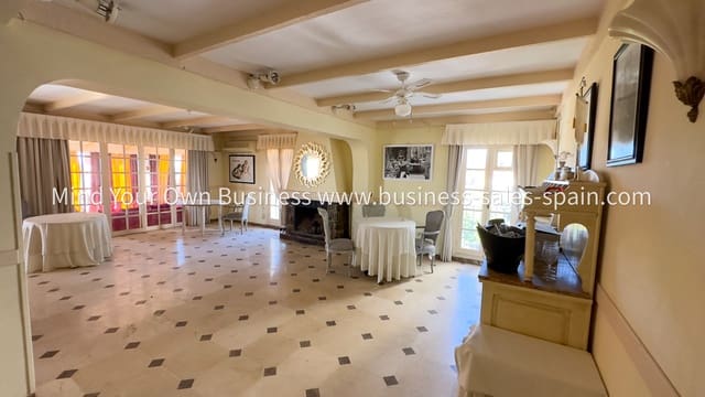 Restaurant/Bar til salgs i Mijas - € 1 200 000 (Ref: 8848060)