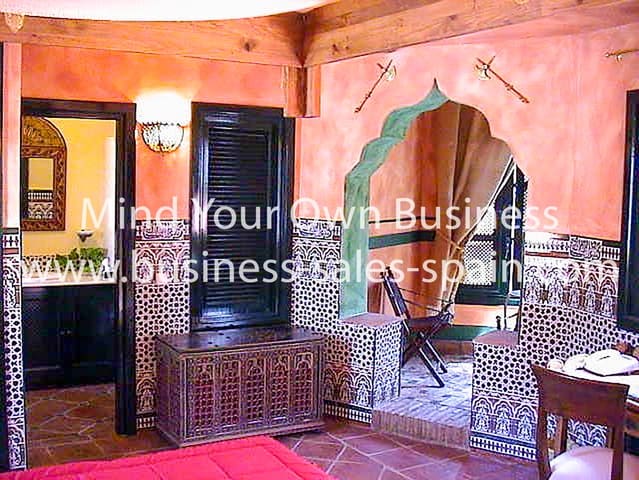 Hotell till salu i Marbella med pool - 1 950 000 € (Ref: 8855564)