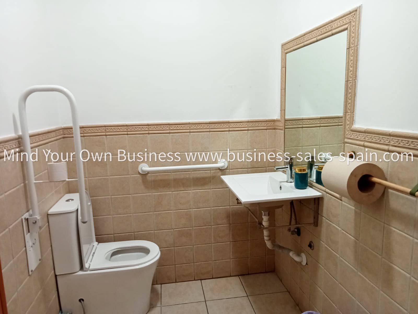 Restaurant/Bar til salg i Fuengirola - € 52.500 (Ref: 8939110)