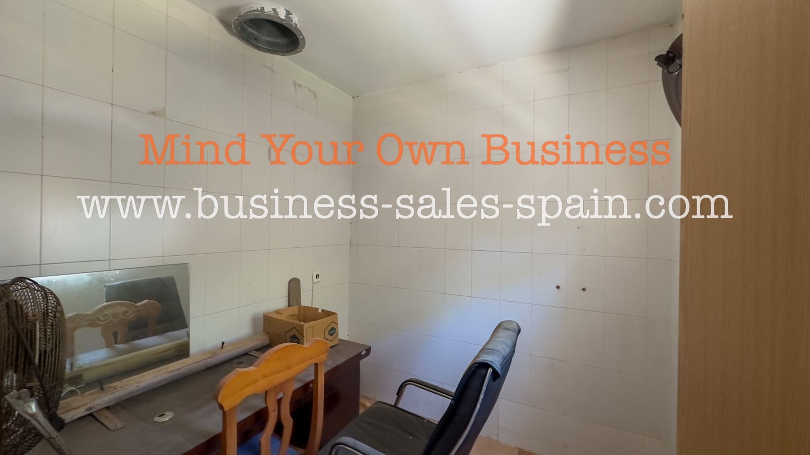 Commercial for rent in Calahonda with garage - € 5,500 (Ref: 9000277)