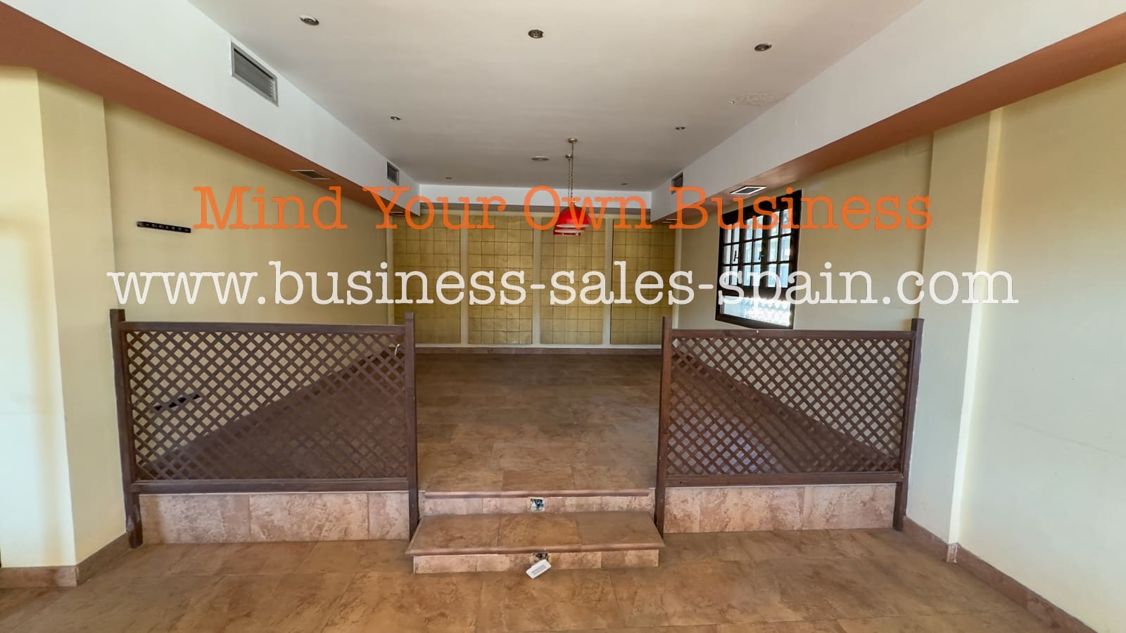 Commercial for rent in Calahonda with garage - € 5,500 (Ref: 9000277)