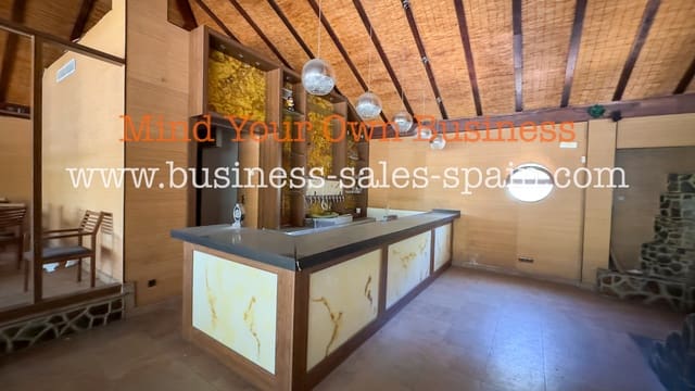 Commercial for rent in Calahonda, Mijas with garage - € 5,500 (Ref: 9000277)