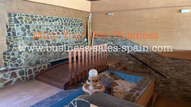 Commercial for rent in Calahonda, Mijas with garage - € 5,500 (Ref: 9000277)