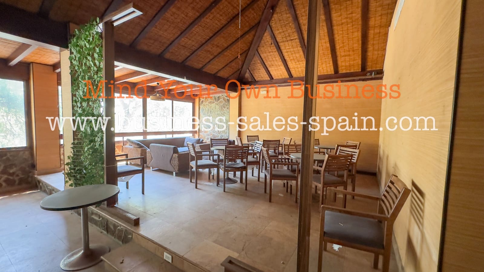 Commercial for rent in Calahonda with garage - € 5,500 (Ref: 9000277)