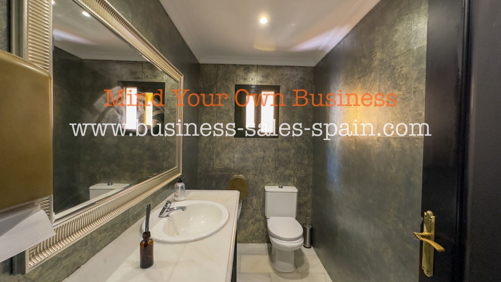 Restaurant/Bar for sale in San Pedro de Alcantara - € 55,000 (Ref: 9257977)