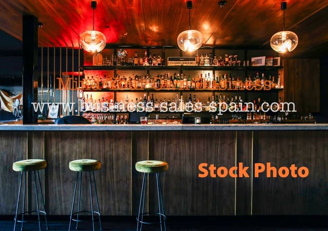 Restaurant/Bar til salgs i Torremolinos - € 200 000 (Ref: 9349775)