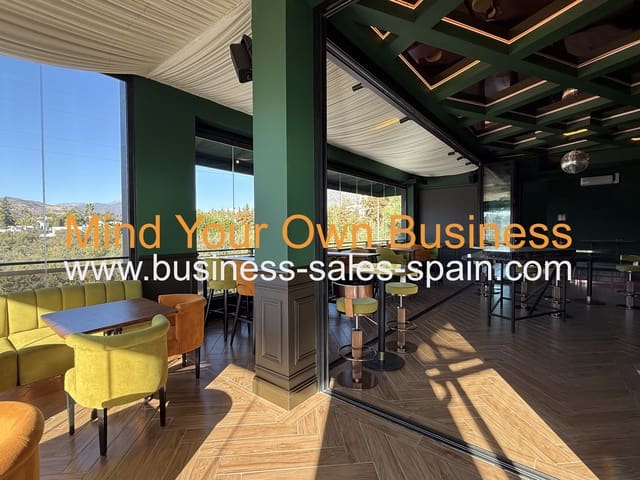 Business for sale in Nueva Andalucia, Marbella - € 700,000 (Ref: 9478912)