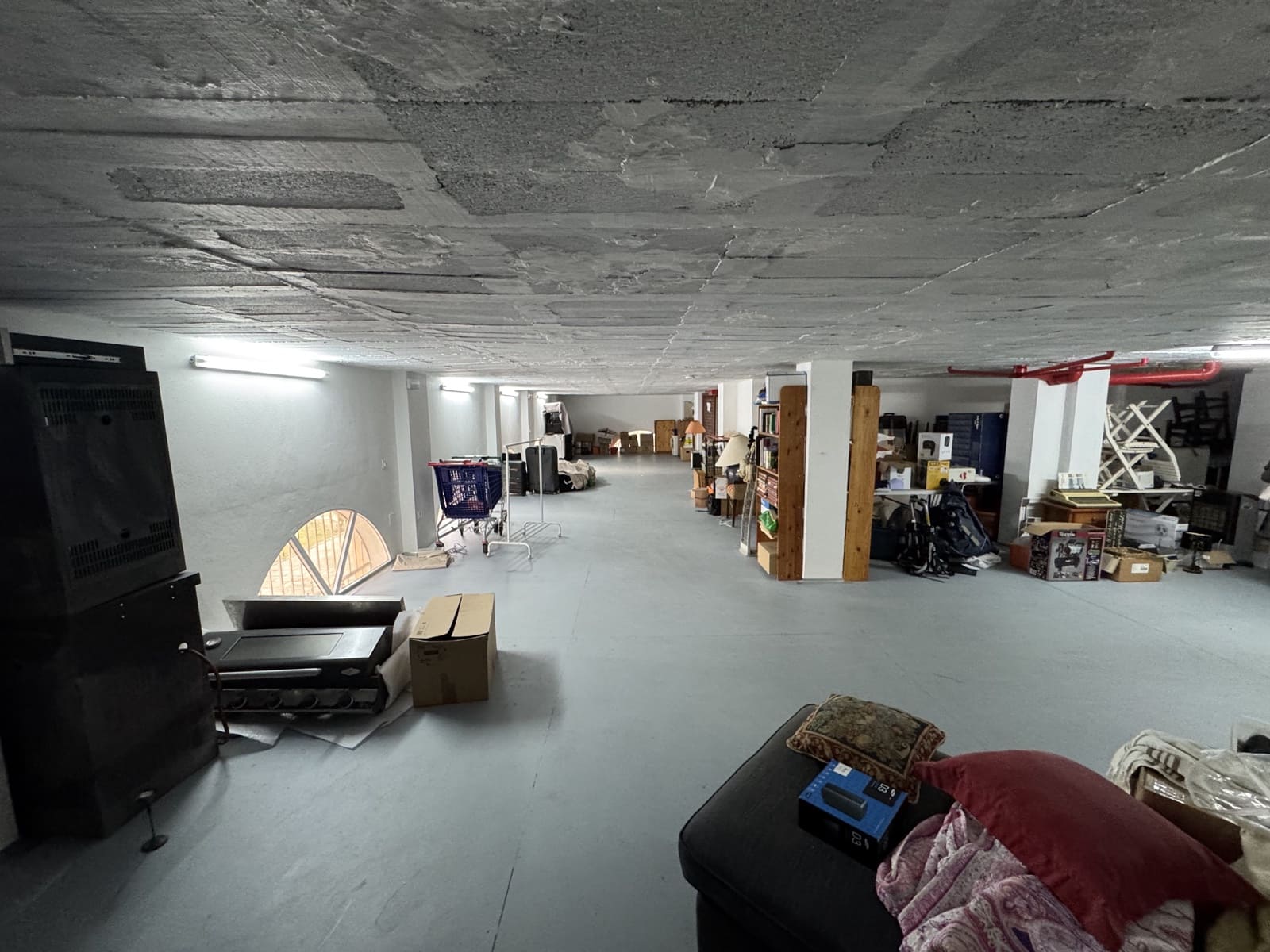 Kommersiell til salgs i Estepona - € 450 000 (Ref: 9694141)