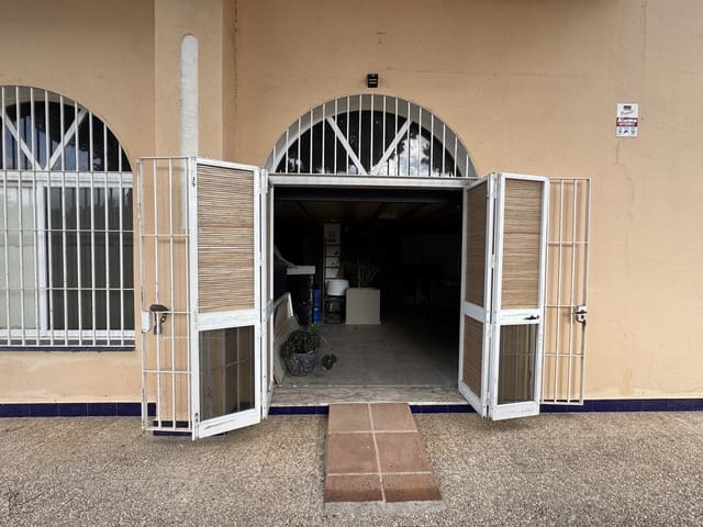 Kommersiell til salgs i Estepona - € 450 000 (Ref: 9694141)