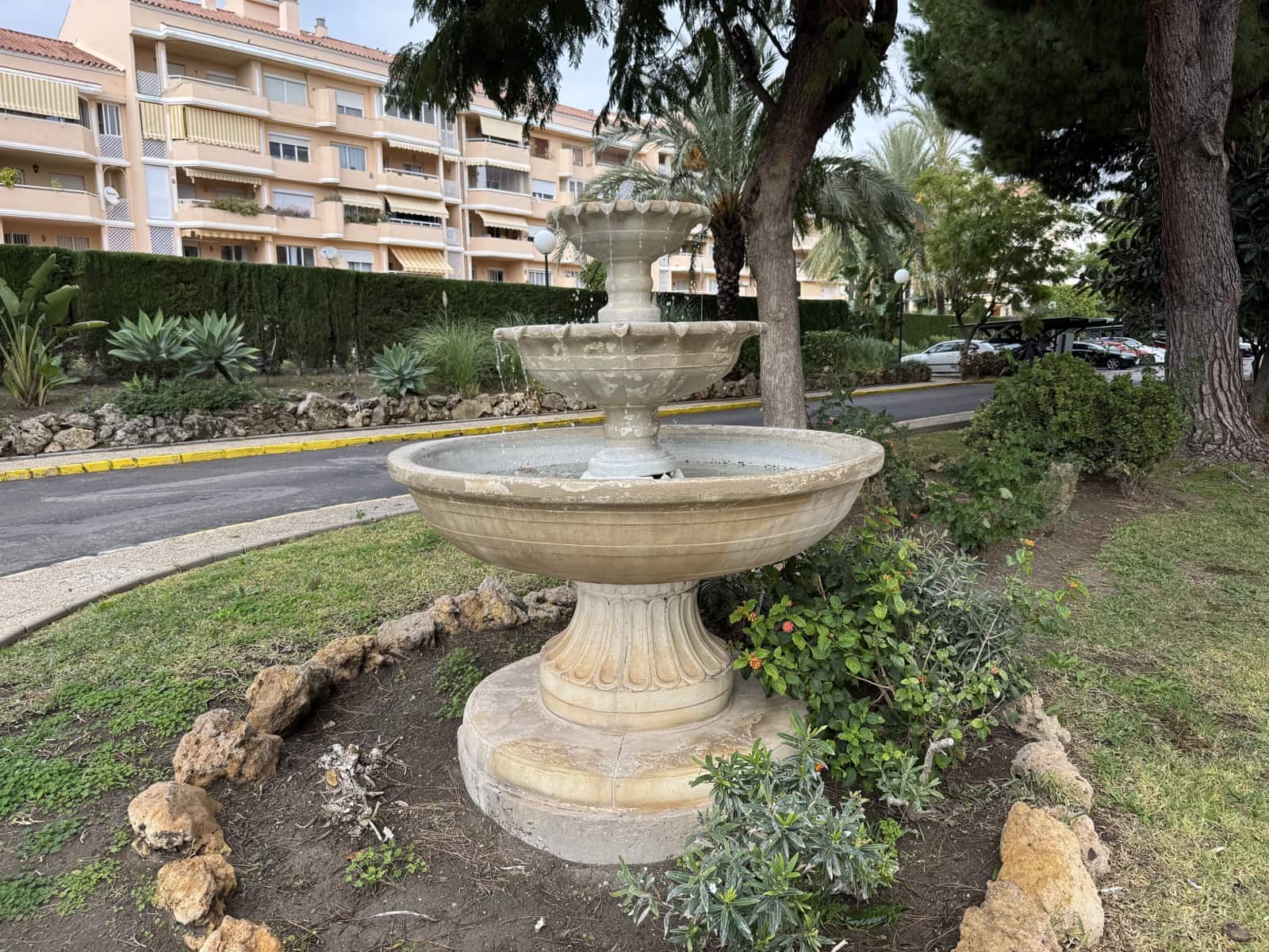 Kommersiell til salgs i Estepona - € 450 000 (Ref: 9694141)