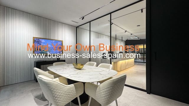 Kommersiell til salgs i Sotogrande, San Roque - € 650 000 (Ref: 9694145)