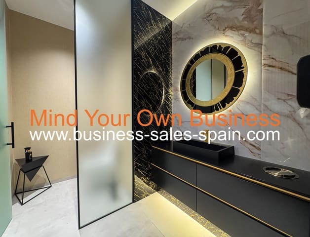 Kommersiell til salgs i Sotogrande, San Roque - € 650 000 (Ref: 9694145)