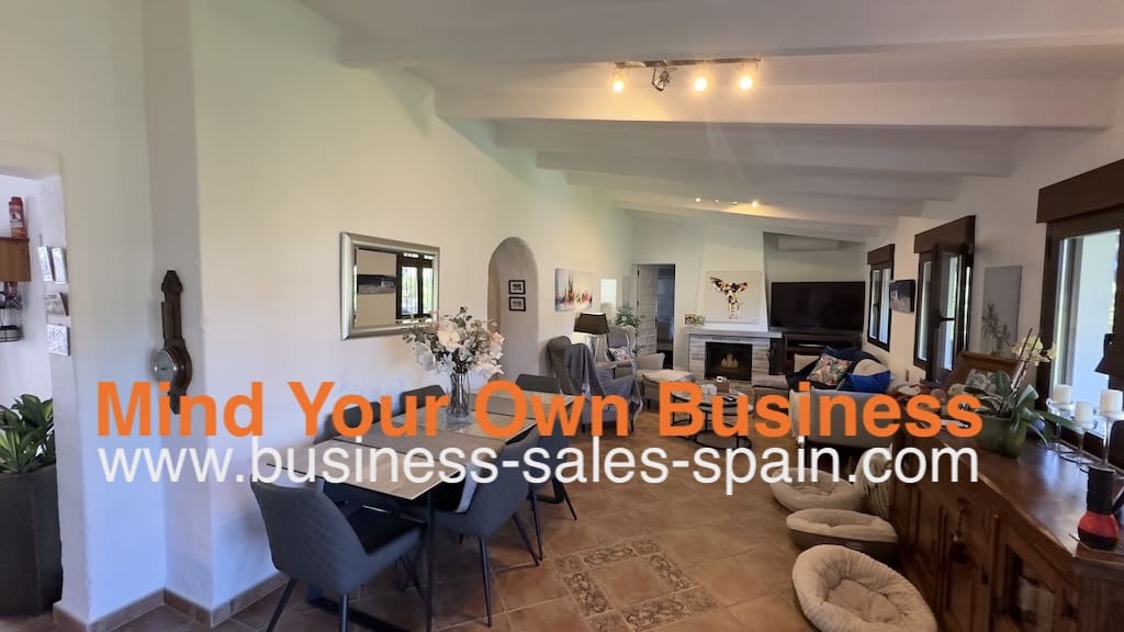 2 soverom Bedrift til salgs i Malaga by med svømmebasseng garasje - € 725 000 (Ref: 9948803)