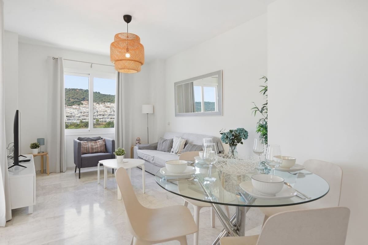 2 bedroom Apartment for sale in Estepona with pool garage - € 299,000 (Ref: 10120662)