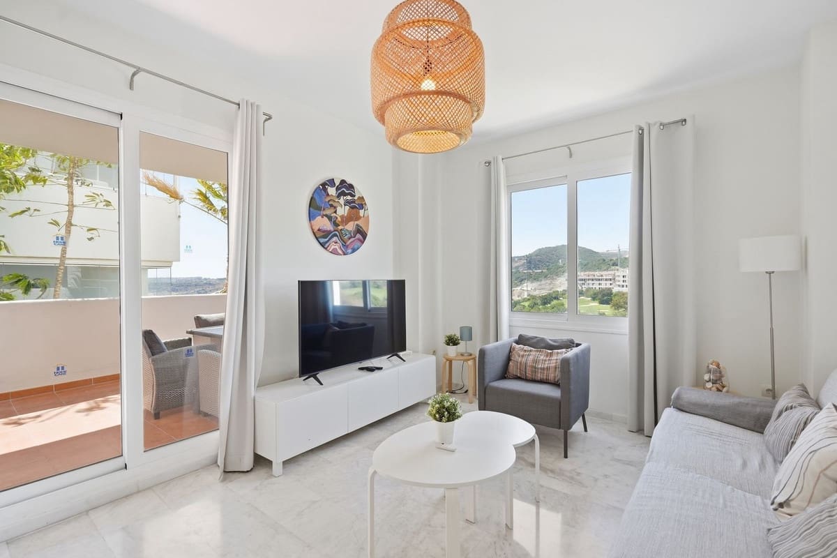 2 bedroom Apartment for sale in Estepona with pool garage - € 299,000 (Ref: 10120662)