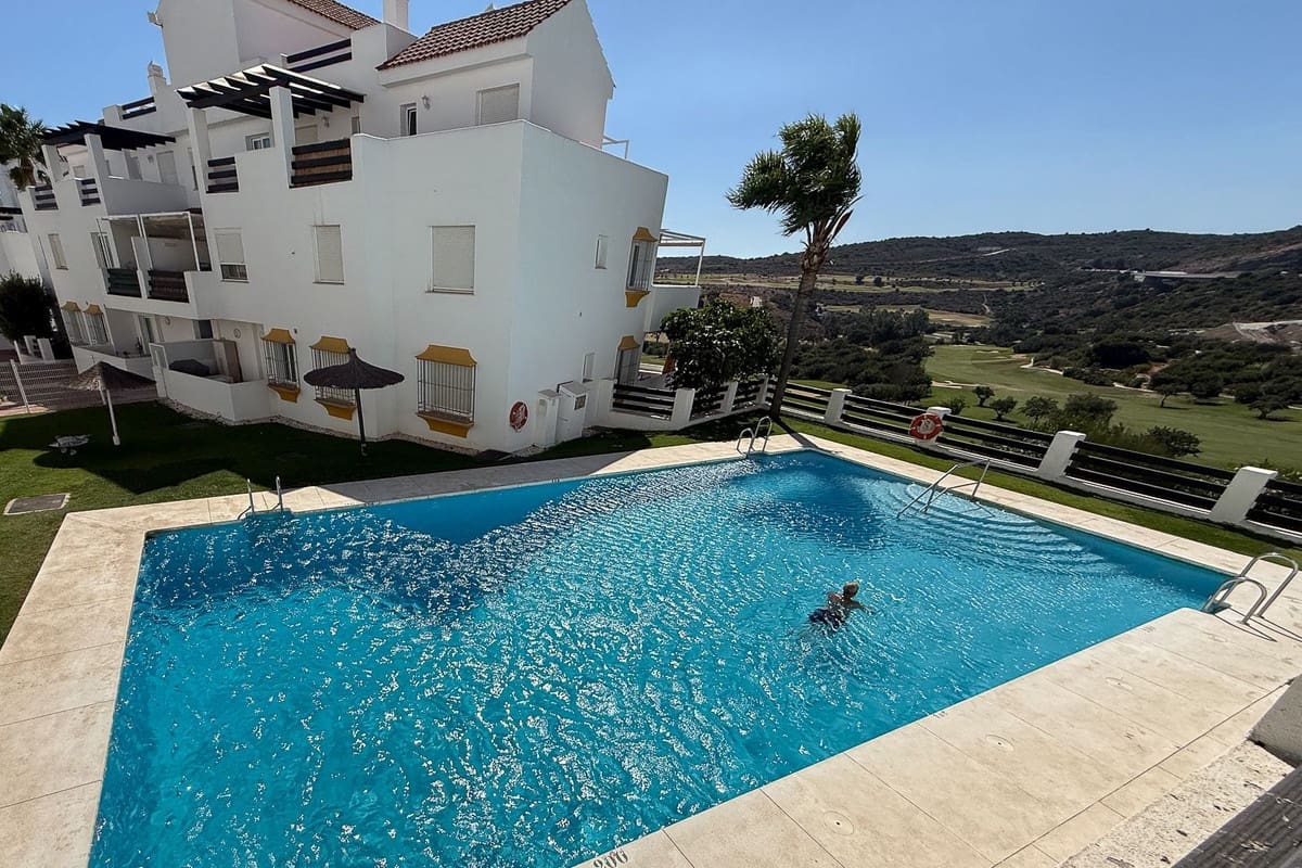2 bedroom Apartment for sale in Estepona with pool garage - € 299,000 (Ref: 10120662)