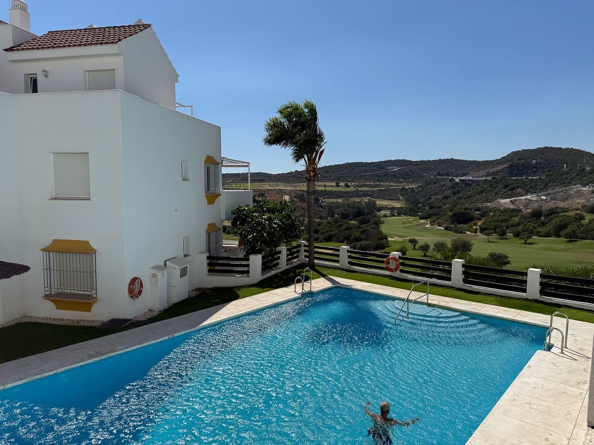 2 bedroom Apartment for sale in Estepona with pool garage - € 299,000 (Ref: 10120662)