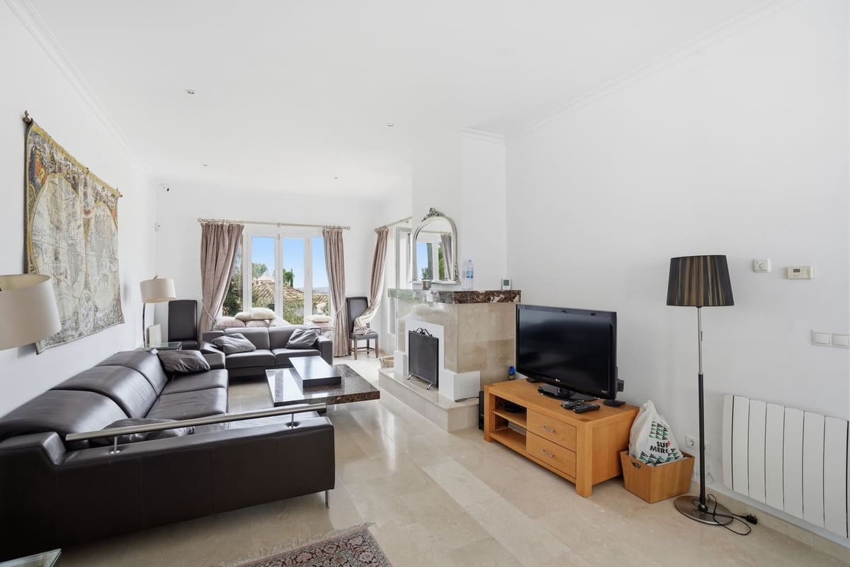 4 Zimmer Villa zu verkaufen in Golden Mile mit Pool Garage - 1.400.000 € (Ref: 10120665)