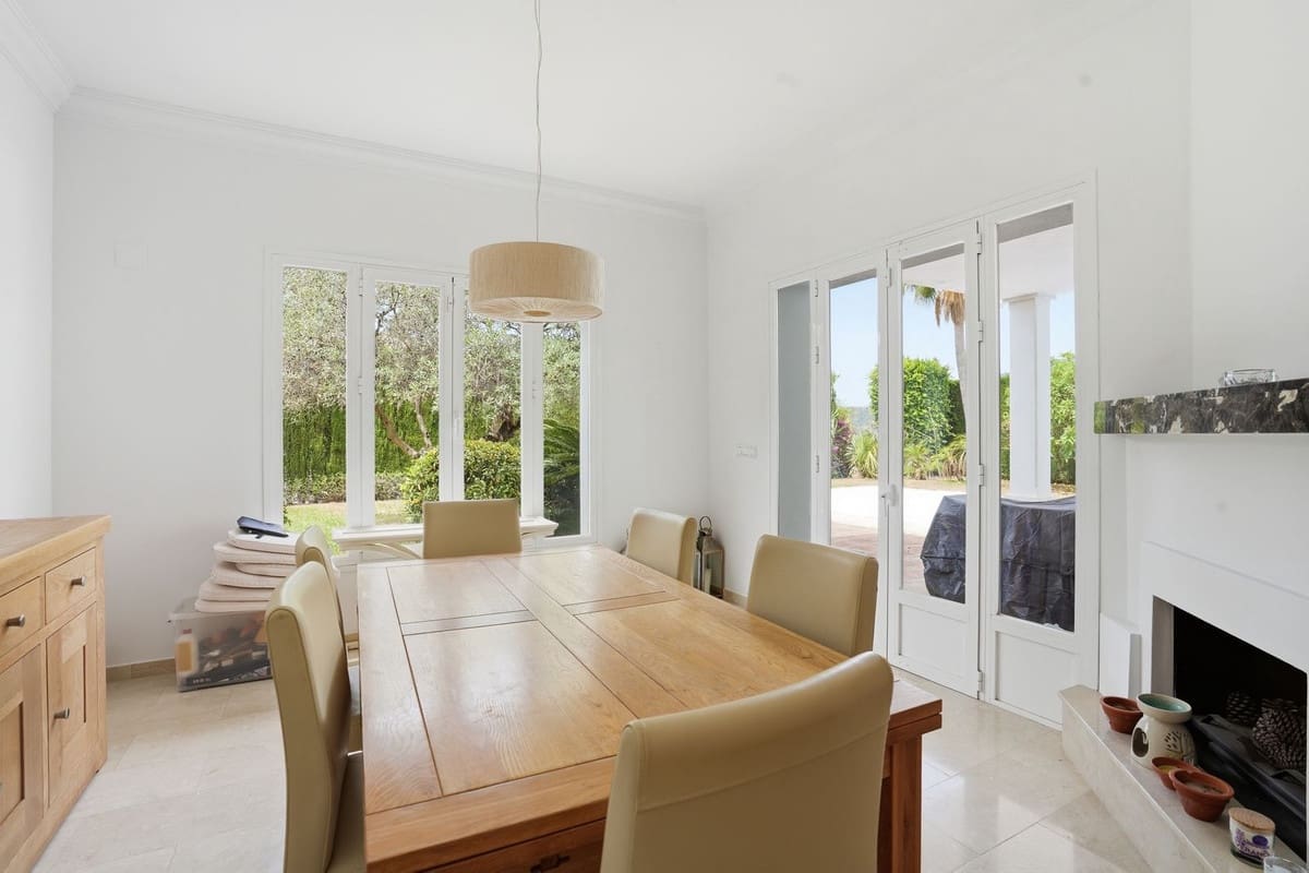 4 Zimmer Villa zu verkaufen in Golden Mile mit Pool Garage - 1.400.000 € (Ref: 10120665)