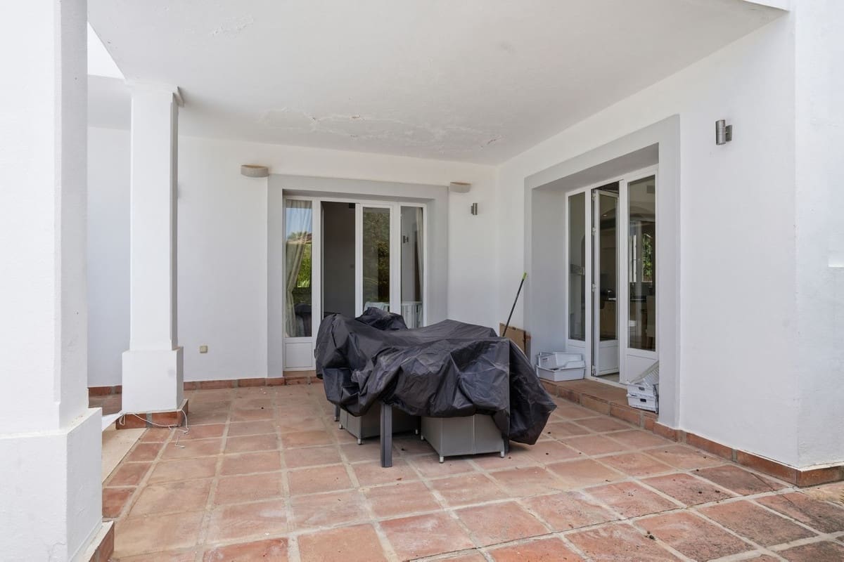 4 Zimmer Villa zu verkaufen in Golden Mile mit Pool Garage - 1.400.000 € (Ref: 10120665)