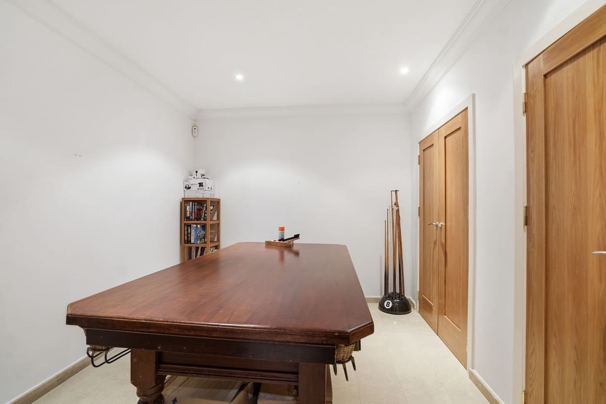 4 Zimmer Villa zu verkaufen in Golden Mile mit Pool Garage - 1.400.000 € (Ref: 10120665)