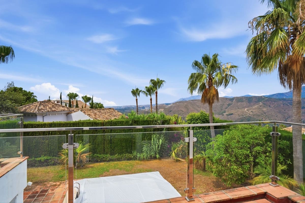 4 Zimmer Villa zu verkaufen in Golden Mile mit Pool Garage - 1.400.000 € (Ref: 10120665)