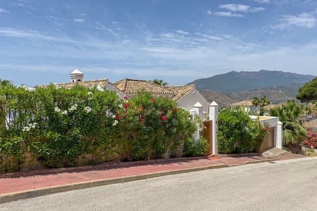 4 camera da letto Villa in vendita in Sierra Blanca, Marbella con piscina garage - 1.400.000 € (Rif: 10120665)