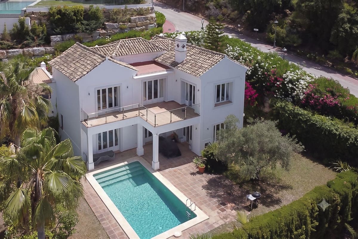 4 Zimmer Villa zu verkaufen in Golden Mile mit Pool Garage - 1.400.000 € (Ref: 10120665)