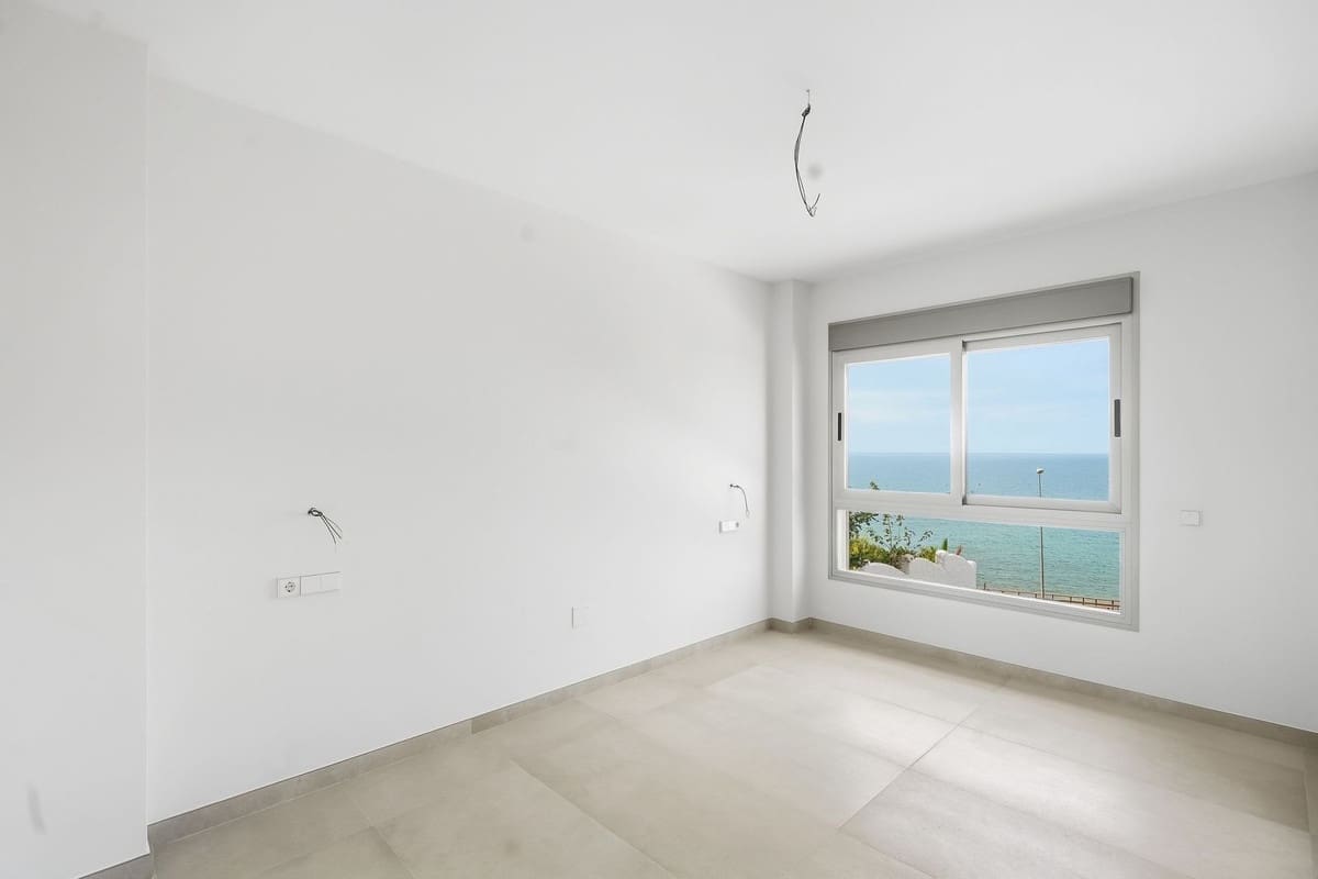 4 soverom Villa til salgs i La Cala de Mijas med svømmebasseng garasje - € 2 500 000 (Ref: 10145229)