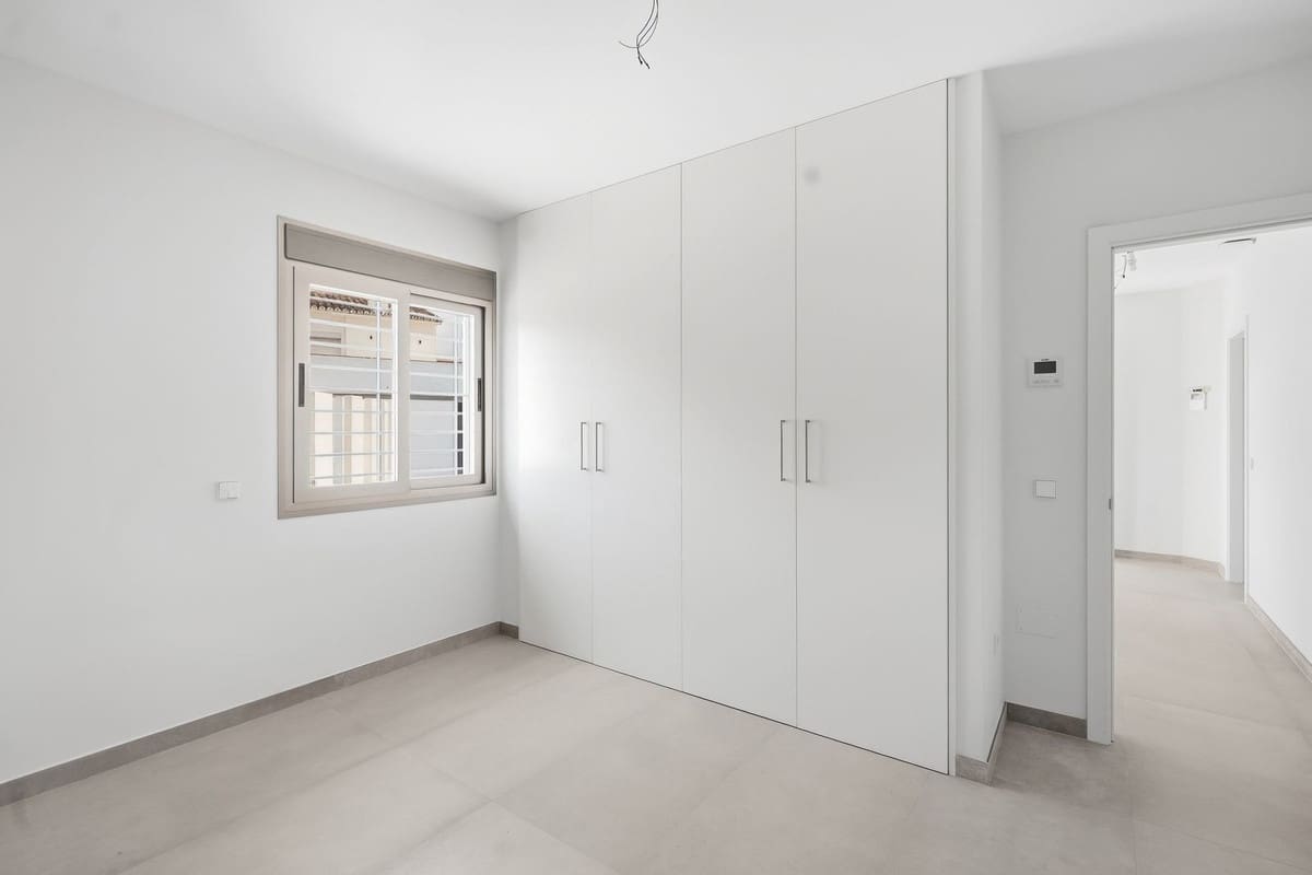 4 soverom Villa til salgs i La Cala de Mijas med svømmebasseng garasje - € 2 500 000 (Ref: 10145229)