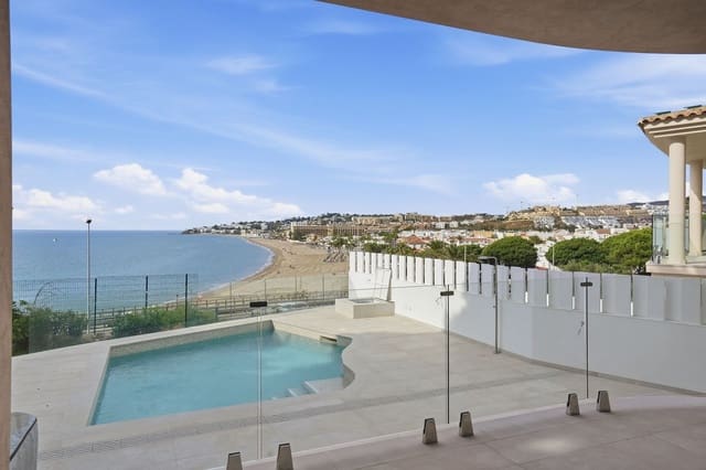4 makuuhuone Huvila myytävänä paikassa La Cala de Mijas, Mijas mukana uima-altaan 
autotalli - 2 500 000 € (Ref: 10145229)