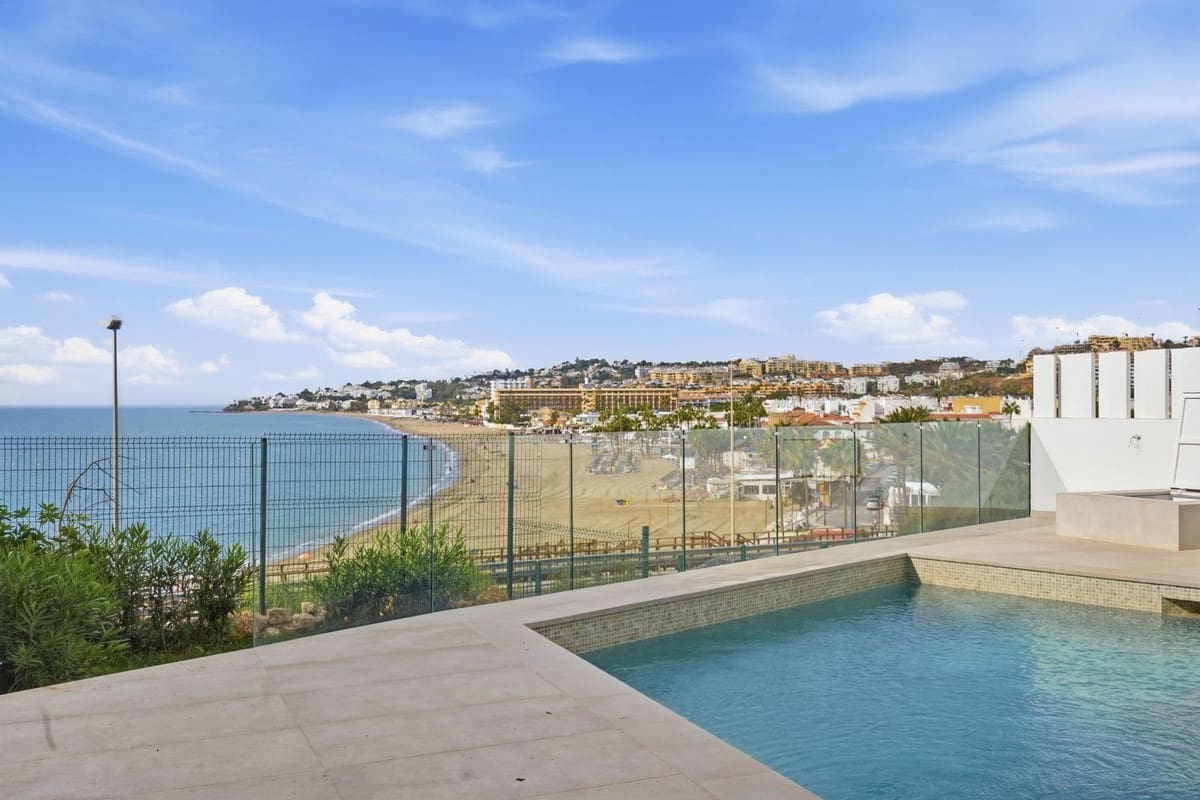 4 soverom Villa til salgs i La Cala de Mijas med svømmebasseng garasje - € 2 500 000 (Ref: 10145229)