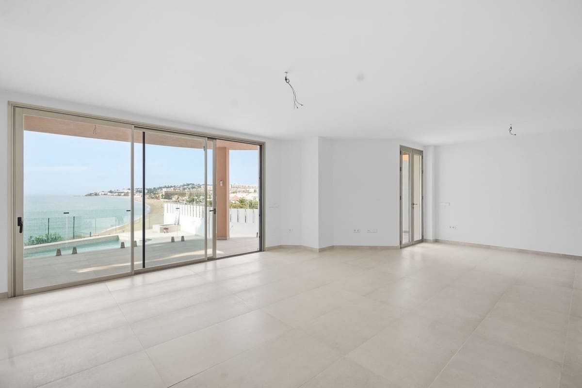 4 soverom Villa til salgs i La Cala de Mijas med svømmebasseng garasje - € 2 500 000 (Ref: 10145229)