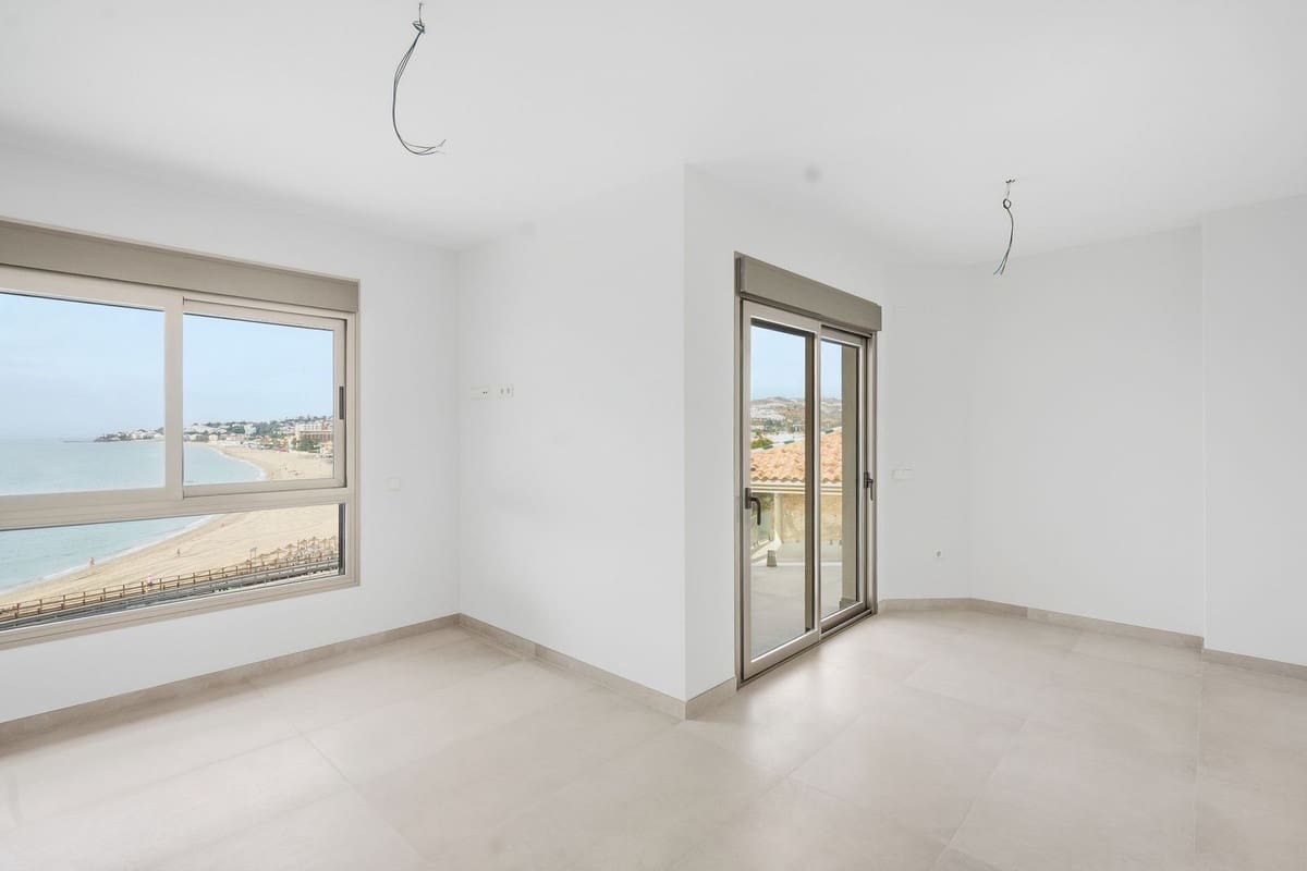 4 soverom Villa til salgs i La Cala de Mijas med svømmebasseng garasje - € 2 500 000 (Ref: 10145229)
