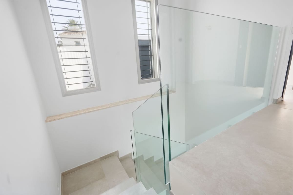 4 soverom Villa til salgs i La Cala de Mijas med svømmebasseng garasje - € 2 500 000 (Ref: 10145229)