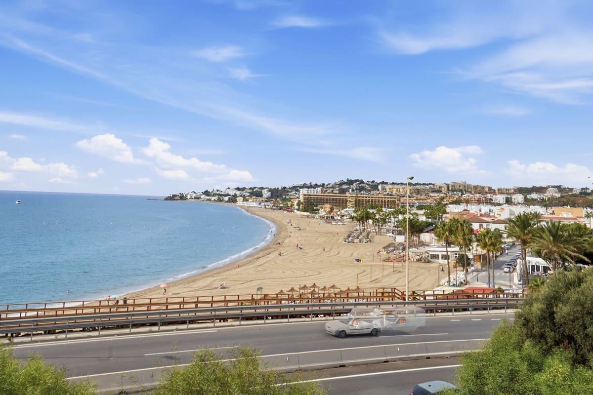 4 soverom Villa til salgs i La Cala de Mijas med svømmebasseng garasje - € 2 500 000 (Ref: 10145229)