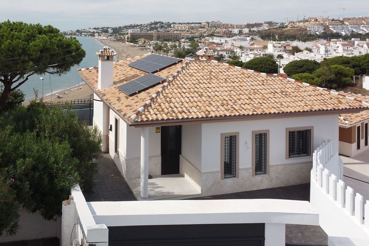 4 soverom Villa til salgs i La Cala de Mijas med svømmebasseng garasje - € 2 500 000 (Ref: 10145229)