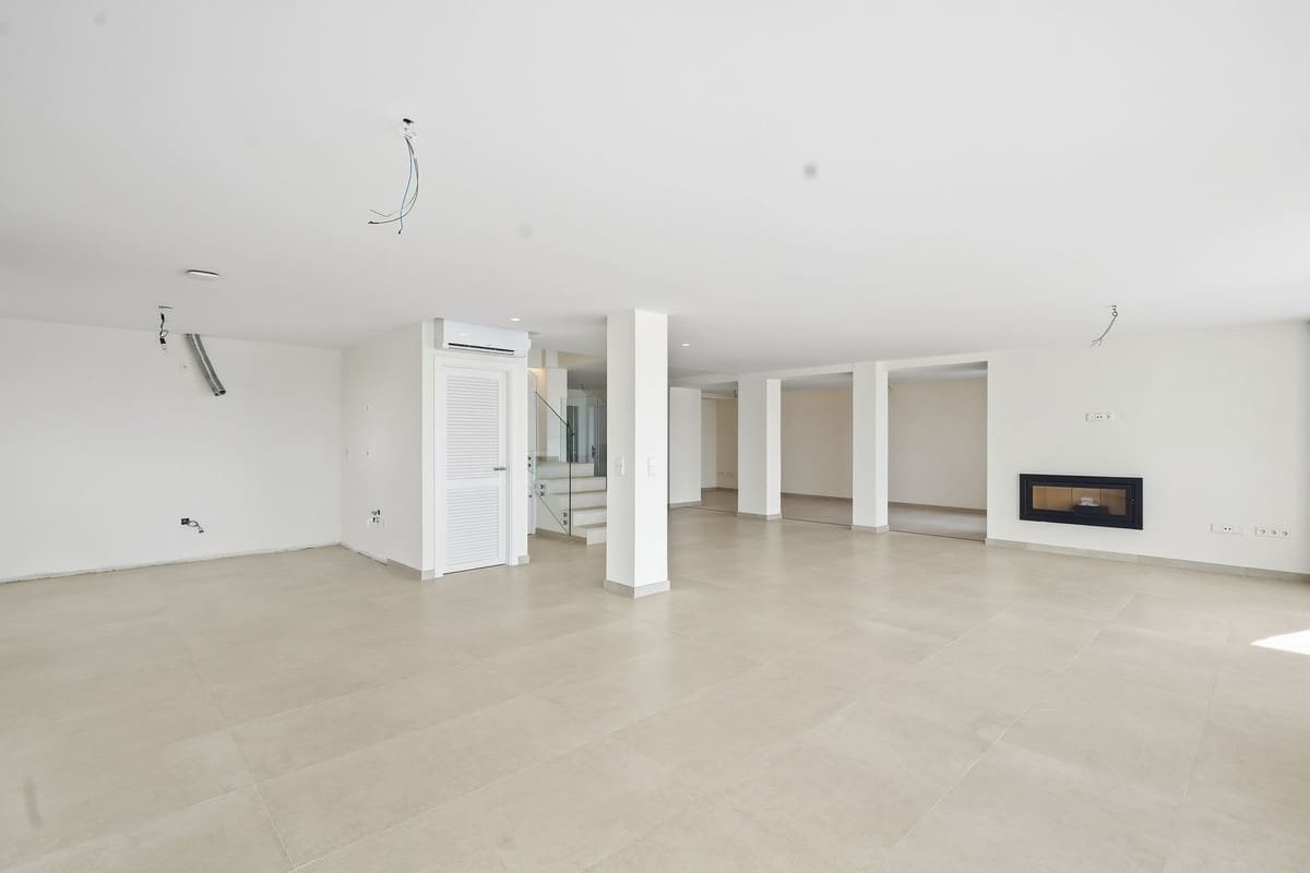 3 soverom Villa til salgs i La Cala de Mijas med svømmebasseng garasje - € 2 300 000 (Ref: 10145230)