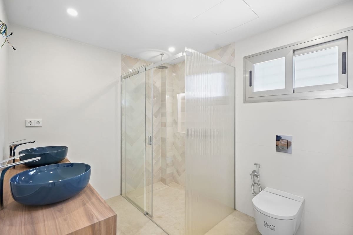 3 soverom Villa til salgs i La Cala de Mijas med svømmebasseng garasje - € 2 300 000 (Ref: 10145230)