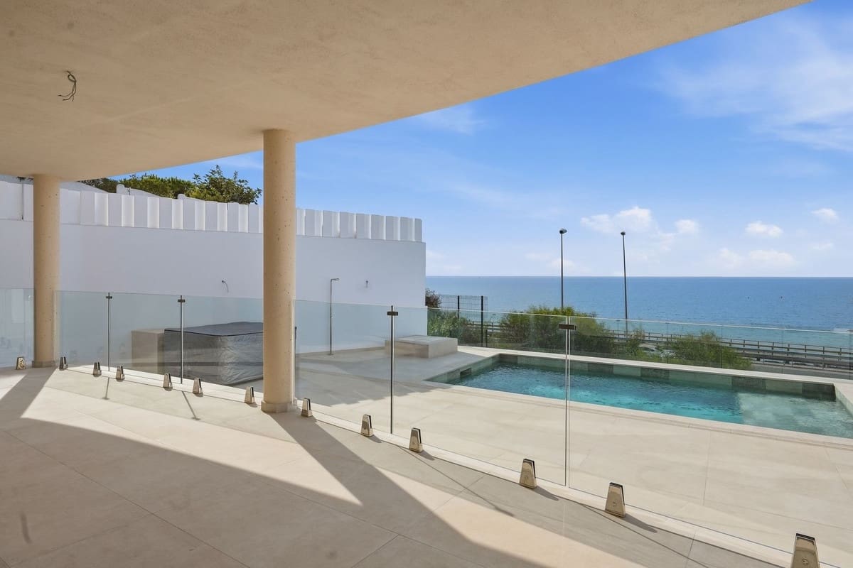 3 soverom Villa til salgs i La Cala de Mijas med svømmebasseng garasje - € 2 300 000 (Ref: 10145230)