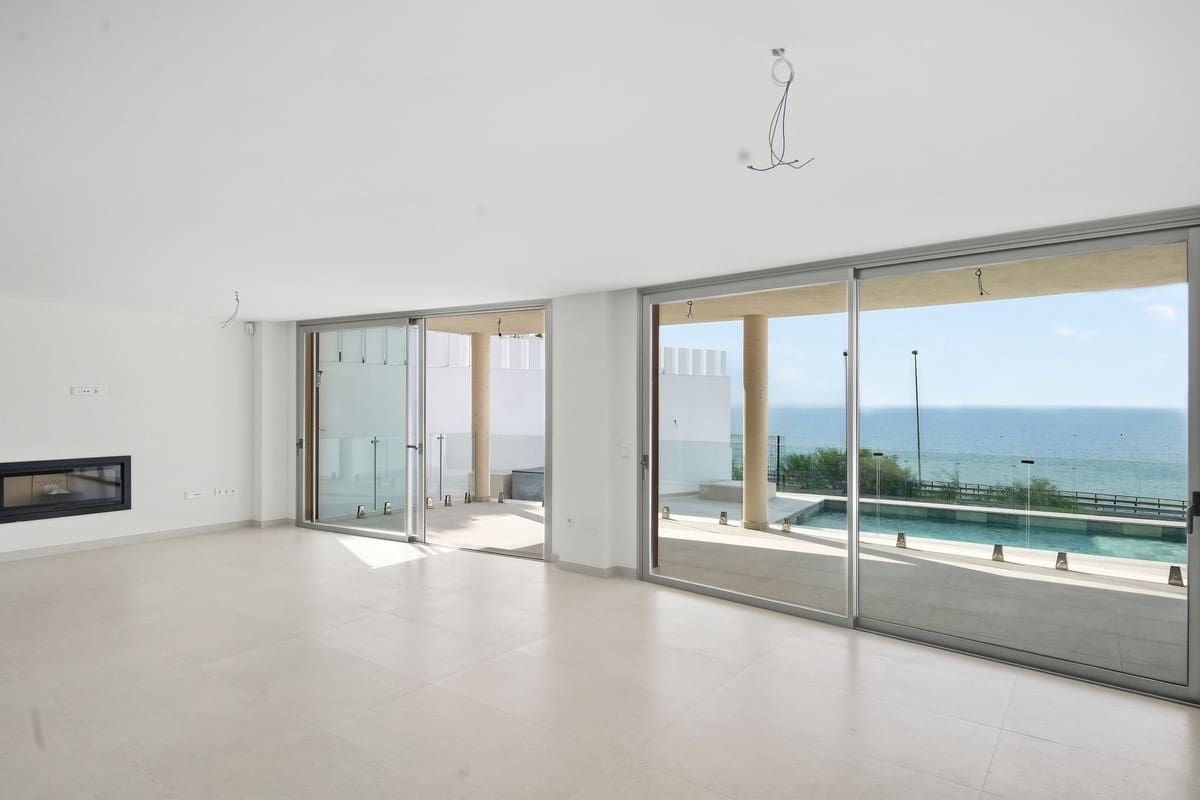 3 soverom Villa til salgs i La Cala de Mijas med svømmebasseng garasje - € 2 300 000 (Ref: 10145230)