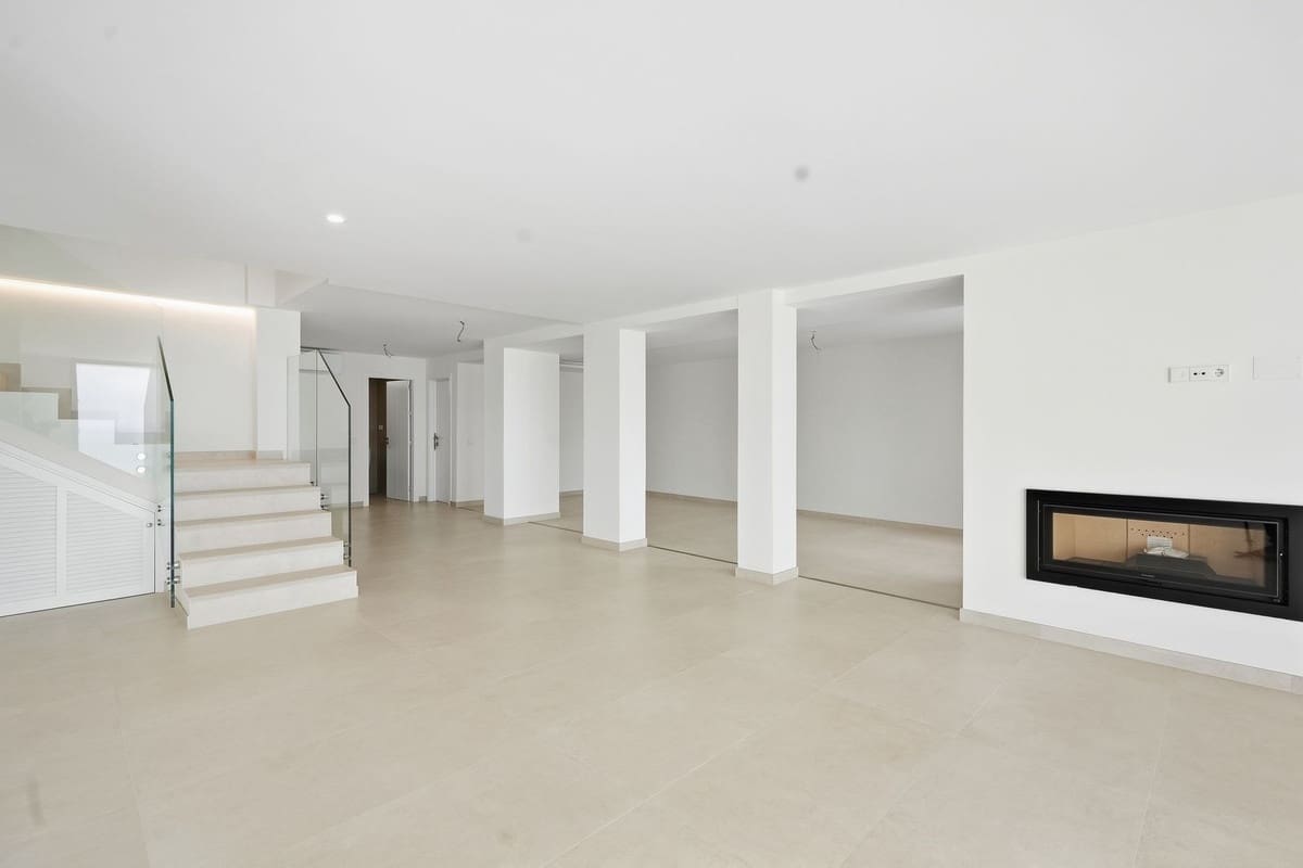 3 soverom Villa til salgs i La Cala de Mijas med svømmebasseng garasje - € 2 300 000 (Ref: 10145230)